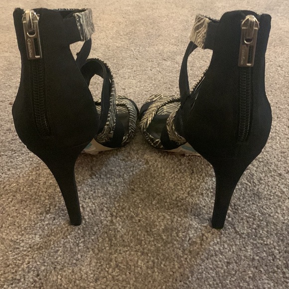 Calvin Klein zebra print heels - Picture 2 of 4